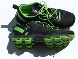 running shoes 115149 640